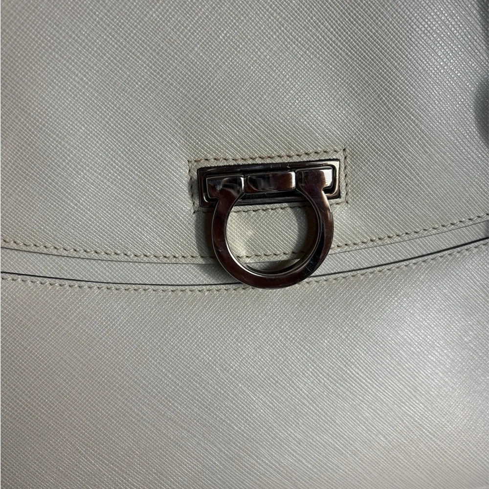 Salvatore Ferragamo Gancini Off White Handbag EUC $2500 Bag!!
